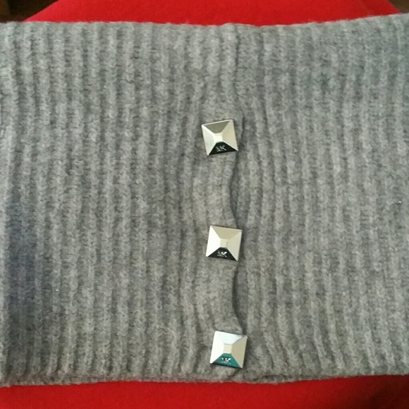 Michael Kors scarf - Picture 2 of 4